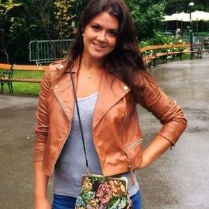 Meet your Posher, Briar